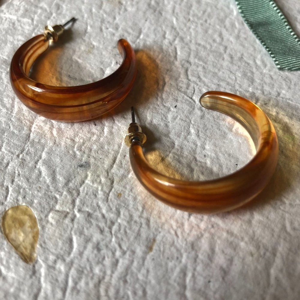 $15 💚 2 For $20 Vintage Style Acrylic Hoop Earrings